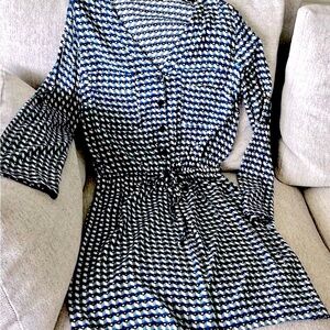 Max Studio Long-Sleeves Dress • M